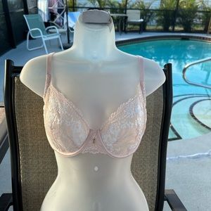 Victoria’s Secret 34DD  unlined